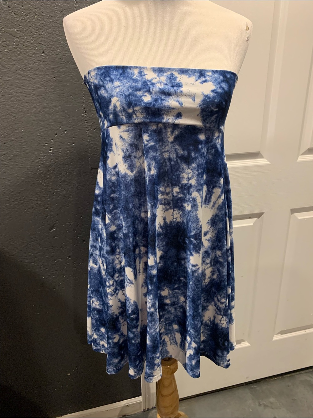 LuLaRoe Blue and White Tie-Dye Skirt